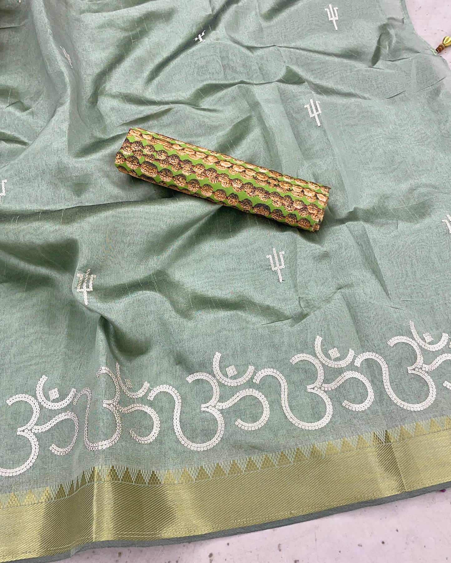 Elegant Handcrafted Saree – A Timeless Blend of Tradition & Style - PISTA