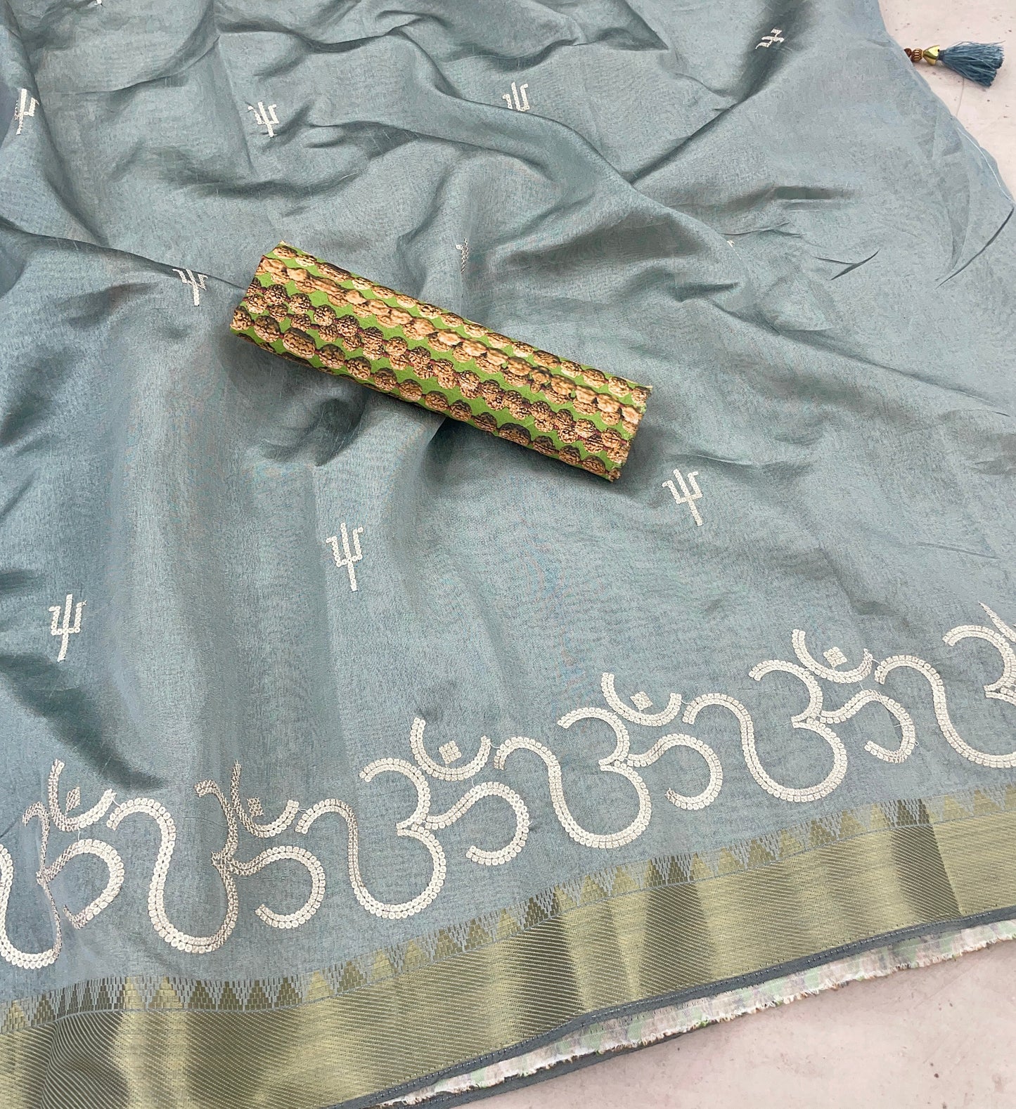 Elegant Handcrafted Saree – A Timeless Blend of Tradition & Style - RAMA